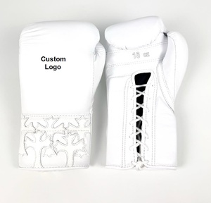 Set de Boxeo de Lujo en Cuero Blanco PVC, Guantes de 16oz con Cordones, Diseño Gótico Personalizado con Cruz en Relieve, Cómodos y Profesionales - Product Image 4