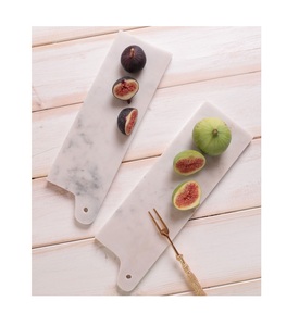 Tabla de cortar de mármol blanco hecha a mano para decoración de cocina moderna y tradicional que combina estilo y utilidad. - Product Image 6