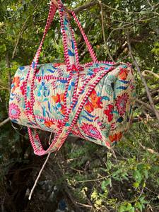 Bolsa de Viaje Acolchada de Algodón Resistente con Costuras Elegantes y Correa de Hombro Cómoda para Uso Diario - Product Image 4