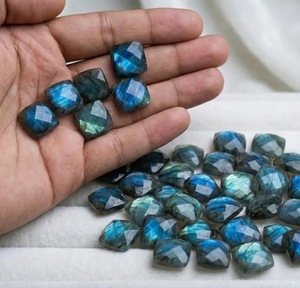 พลอยลาบราดอไรต์ธรรมชาติสีน้ำเงินสวยงามทรงคุชชั่น สำหรับนักออกแบบเครื่องประดับ ขายส่งจากแหล่งผลิตธรรมชาติ - Product Image 3