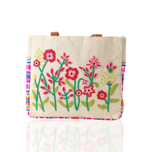 Sacs fourre-tout tendance brodés à la main avec des perles de rocaille, fermeture ouverte, design personnalisé par Whimsy Art Craft - Product Image 4