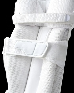 Protectores de Pierna para Jugadores de Cricket, de Cuero PU Personalizado, Alta Calidad, Duraderos, Ligeros, para Adultos, Práctica y Partidos, Venta al Por Mayor - Product Image 4