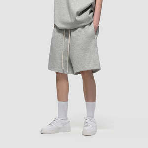 กางเกงขาสั้นลำลองสำหรับผู้ชาย กางเกงออกกำลังกายผ้าตาข่ายสำหรับฤดูร้อน กางเกงวิ่งจ๊อกกิ้งแบบมีเชือกผูกเอว ระบายอากาศได้ดี พิมพ์ลายกลางตัว กางเกงจ๊อกกิ้งคุณภาพดี มีบริการ OEM - Product Image 4