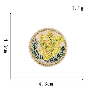 Parches Termoadhesivos de Fieltro No Tejido Bordados a Mano de Alta Calidad con Logotipo Personalizado, Etiquetas con Forma de Marca, Tiempo de Entrega de Muestra de 7 Días - Product Image 3