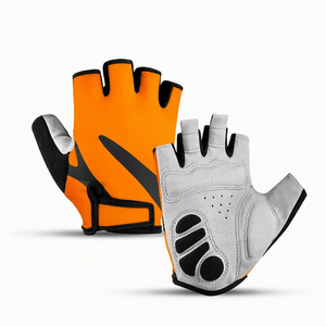 Gants de fitness rouges mi-doigts respirants avec paume ventilée et sangle de poignet auto-agrippante pour la gym, le cyclisme et l'entraînement - Product Image 4