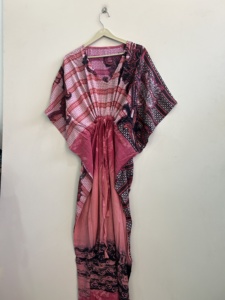 Robe kaftan en soie indienne faite à la main, idéale pour les vacances, cadeau pour elle - Product Image 4