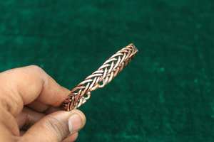 สร้อยข้อมือลูกปัดทำมือประดับมุกเทียม ตัวเรือนทองแดงแท้ เครื่องประดับงานแต่งงานสำหรับผู้หญิง - Product Image 5