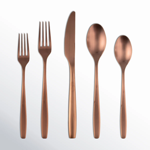 Juego de cubiertos premium de 5 piezas de acero inoxidable con acabado pulido espejo, cuchillo, tenedor y cuchara, estilo occidental, a precio económico. - Product Image 3