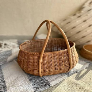 Cesta cilíndrica profunda de ratán tejido con asas laterales altas, disponible a precios de mayorista. - Product Image 2