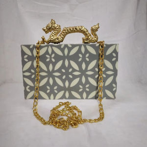 Pochette en résine artisanale de qualité supérieure, meilleur prix, artisanat en résine, pochettes pour femmes faites à la main en Inde - Product Image 1