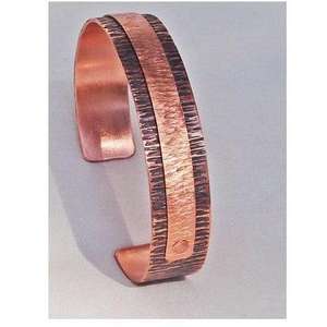 Bracelet ouvert ajustable de qualité supérieure fait main, bijoux en cuivre et laiton artisanaux avec gravure, cadeau pour hommes et femmes - Product Image 1