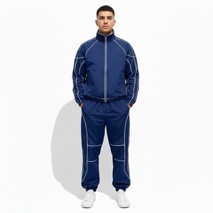 Conjunto de pantalones cortos y chaqueta con capucha de alta calidad, personalizados con cremallera, ligeros y transpirables. - Product Image 6