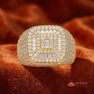 Anillo de Moissanita Bañado en Oro con Incrustaciones de Baguettes para Hombre, Joyería de Lujo Estilo Hip Hop, Regalo de EE. UU. - Product Image 4