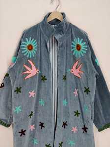 เสื้อแจ็คเก็ตยาวปักลายกำมะหยี่สุดพิเศษ – ลายหัวใจศักดิ์สิทธิ์, เสื้อโค้ทแฮนด์เมดสไตล์โบโฮ, เสื้อโค้ทยาว - Product Image 5