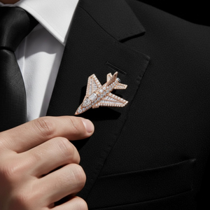 Broche de mode en forme d'avion en plaqué argent ton or rose avec moissanite, bijou de revers tendance, cadeau pour fiançailles, mariage ou fête - Product Image 2