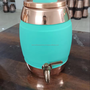 Pichet à eau ayurvédique de 5 litres en cuivre pur Matka avec couvercle et paille pour la maison et l'hôtel directement de l'Inde - Product Image 1