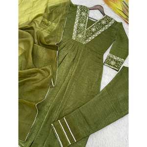 Hermoso vestido Anarkali con Dupatta para ropa de fiesta Ropa regional tradicional - Product Image 4