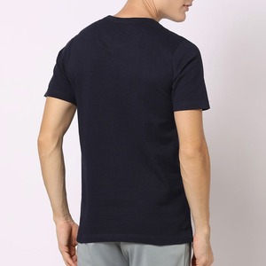 เสื้อยืดแขนสั้นสีกรมท่าสำหรับผู้ชาย คอกลม ลายทาง ตัดสี ผ้าถัก ระบายอากาศได้ดี สไตล์ลำลอง ทรงปกติ ผ้าฝ้าย 100% ด้านหน้า - Product Image 2