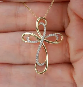 Colgante de cruz para mujer con diamante simulado de corte redondo de 1 quilate en chapado en oro amarillo de 14k - Product Image 4