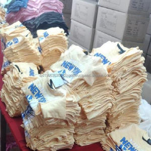 Camiseta de manga corta de algodón estilo coreano con estampado Bossy Girls, unisex, para bebés y niños, estilo mixto, hecha en Bangladesh. - Product Image 1