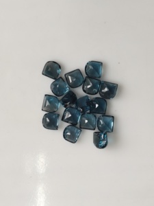 Topaze bleue de Londres naturelle, 6 mm, taille fantaisie, facettée, pierre précieuse en vrac pour la fabrication de bijoux - Product Image 2