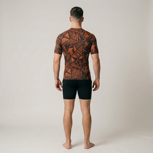 T-shirt de compression sportif à manches courtes avec logo personnalisé pour homme, entraînement sportif, gym, séchage rapide, performance athlétique - Product Image 2