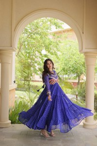 Vestido indio de primera calidad, elegante y sofisticado, llamativo y moderno, ideal para Navratri. - Product Image 6