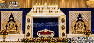 Escenario Majestuoso para Bodas Malayalamas, Diseño de Escenario para Bodas Tamilas, Decoración de Escenario Dorado de Estilo Surindio - Product Image 3