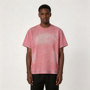Camiseta de Manga Corta con Cuello Redondo Rosa para Hombre, Corte Regular, Estilo Deportivo, Puños y Dobladillo Adornados con Pedrería, 100% Poliéster de Secado Rápido - Product Image 2