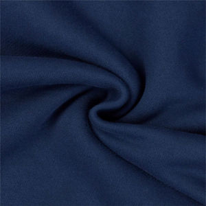 Sudadera de forro polar premium con un corte moderno, tacto suave y costuras duraderas. Perfecto para uso casual y comodidad durante todo el año. - Product Image 4