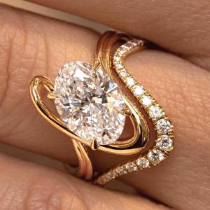 Anillo de compromiso de oro macizo con diamante de corte ovalado y banda en espiral con pavé de diamantes redondos, joyería nupcial de lujo, regalo para ella - Product Image 2