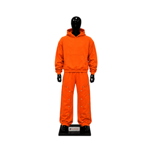 Conjunto de Sudadera con Capucha Oversize Naranja para Hombre, Estilo Urbano Personalizado, Sudadera con Botones a Presión y Pantalones de Pierna Ancha, Ropa Deportiva al por Mayor - Product Image 1