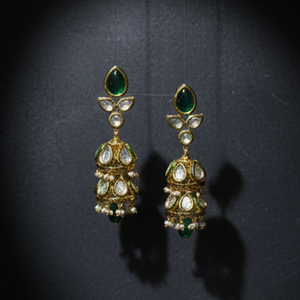 ต่างหูทองคุณภาพดีประดับด้วยหินคุนดัน ดีไซน์แบบดั้งเดิมสำหรับผู้หญิงและเด็กผู้หญิง เหมาะสำหรับงานแต่งงานและงานปาร์ตี้ คอลเลคชั่นสำหรับผู้ซื้อ - Product Image 4