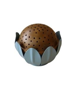 Nouveau brûleur à bakhoor blanc Royals, forme élégante, porte-encens fini, parfum aromatique indien pour la maison, décoration de table en bois et métal - Product Image 1