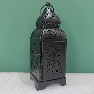 Farol Decorativo de Hierro con Acabado Negro y Diseño de Estrellas Recortadas Modelo L690 Diseño Artesanal - Product Image 3