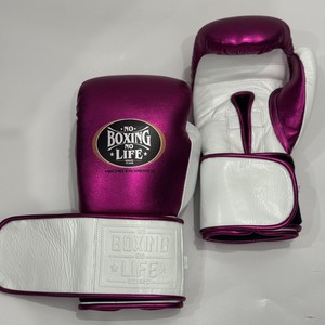 นวมชกมวยสีชมพูเมทัลลิก No Boxing No Life พร้อมผ้าพันมือหนังแท้ ชุดนวมฝึกซ้อมและต่อยมวย นวมชกมวย Winning - Product Image 1