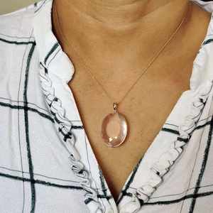 Colgante de oro de 14 quilates con cuarzo rosa natural de corte ovalado de 22x28 mm, joyería fina de moda para mujer, proveedor mayorista de joyería de oro premium. - Product Image 3
