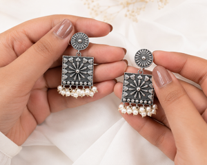 Pendientes Colgantes Étnicos Banjara de Aleación de Plata Oxidada y Oro al por Mayor, Diseño Largo y Elegante, Regalo Tradicional Antiguo para Mujer - Product Image 3