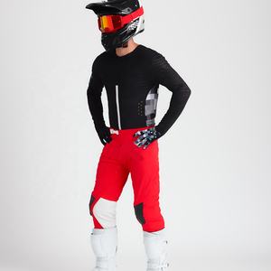 Combinaisons de course de motocross avec marque personnalisée Matériau léger et respirant Parfait pour les pilotes tout-terrain et professionnels - Product Image 1