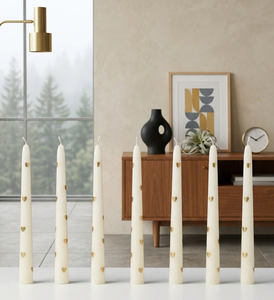 Velas Cónicas Elegantes con Delicados Motivos de Corazón Dorado, Aroma Floral, Cera de Soja, Sin Humo, para el Día de San Valentín, Navidad, Decoración Romántica - Product Image 1