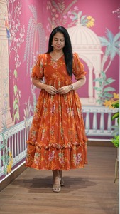 Vestido Midi de Chifón Alfino Más Vendido con Corte Favorecedor y Tela Ligera para Uso Diario y en Ocasiones Especiales Disponible para la Venta - Product Image 2