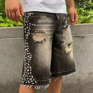 Pantalones cortos de mezclilla de cintura alta para hombre con estampado de puntos de diamantes de imitación, diseño de calavera rasgada, estilo gótico, cierre de botones, tela de algodón tejida - Product Image 3