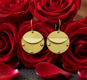 Pendientes Circulares de Latón Hechos a Mano, Minimalistas, Geométricos, Resistentes al Deslustre, Acabado Dorado, Joyería Elegante para Mujer - Product Image 3