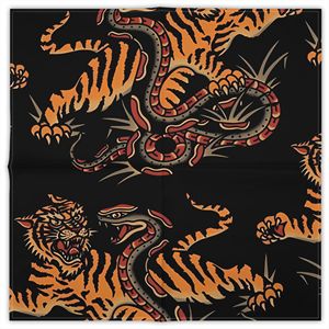 ชินคาร่า ขายส่งผ้าพันคอไหมพิมพ์ลายชาติพันธุ์แบบกำหนดเอง OEM 2025 พร้อมส่ง โลโก้คุณภาพสูง ใช้ได้ทุกฤดู สำหรับกิจกรรมกลางแจ้ง เหมาะสำหรับทุกเพศ - Product Image 5