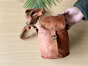 Bandolera de piel auténtica hecha a mano, bolso de hombro Vintage de 8" - Product Image 4