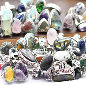 Anillos Hechos a Mano de Latón Macizo con Baño de Plata Original, Lote de Anillos con Cristales Surtidos y Piedras Preciosas Mixtas, Baño de Plata sobre Latón, Tallas 5 a 10 - Product Image 1