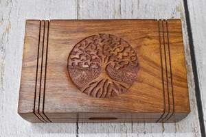 Boîte de rangement à bijoux rectangulaire en bois écologique pour femmes, sculptée à la main, design moderne, organiseur de bijoux pour coiffeuse et chambre à coucher - Product Image 3