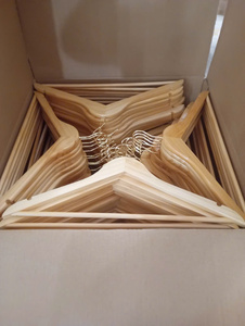 Perchas de Madera Resistentes para Trajes, Perchas de Madera Maciza de Primera Calidad para Ropa, Exhibición para Hoteles y Comercios Minoristas, OEM - Product Image 3