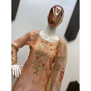 LG ชุดปาร์ตี้สีเบจใส่สบายไซส์ XL ชุดเสื้อและล่างสุดเก๋ - Product Image 2