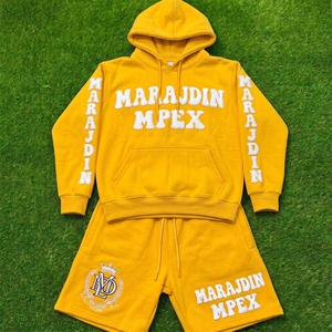 Conjuntos de Sudadera con Capucha y Pantalones Cortos para Hombre con Bordado de Parche de Chenilla Personalizado, Venta al por Mayor, Chándal de Forro Polar Grueso, Ropa Deportiva Urbana, Trajes Jogger de 2 Piezas - Product Image 3